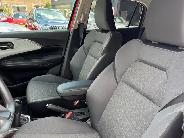 Suzuki Swift 1.2 Style Smart Hybrid GT 2025 Benzine 10