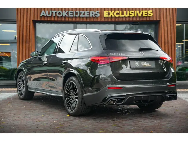 Mercedes-Benz GLC 220d 4MATIC AMG Line 2025 Diesel 7