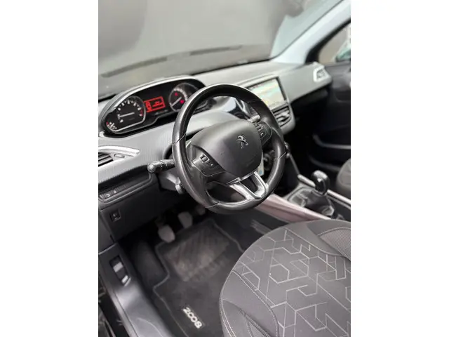 Peugeot 2008 1.2 PureTech Blue Lion 2016 Benzine 3