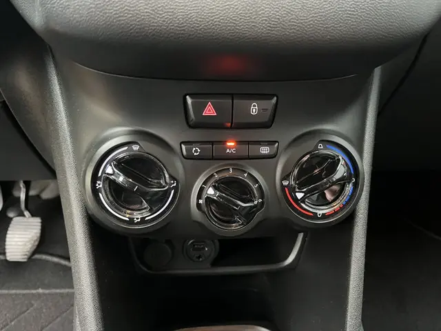 Peugeot 208 1.0 PureTech Access 2015 Benzine 12