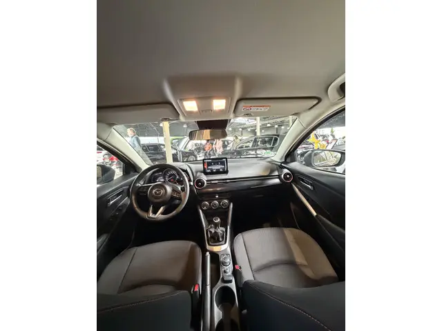 Mazda 2 1.5 Skyactiv-G Luxury 2022 Hybride Benzine 13