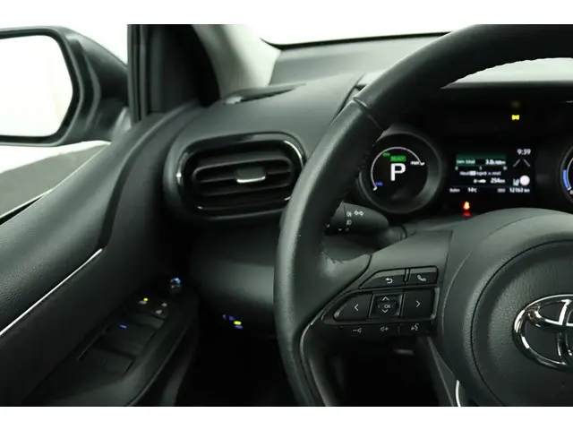 Toyota Yaris 1.5 Hybrid Dynamic 2023 Hybride Benzine 19
