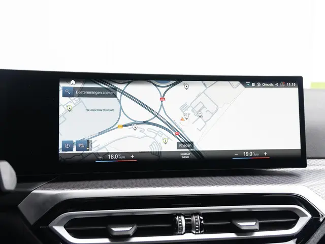 BMW 3 Serie Touring 320e 2024 Hybride Benzine 31