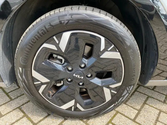 Kia Niro EV DynamicLine 64.8 kWh 2023 Elektrisch 5