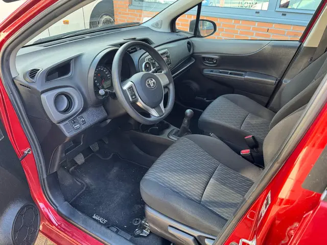 Toyota Yaris 1.0 VVT-i Now 2014 Benzine 5