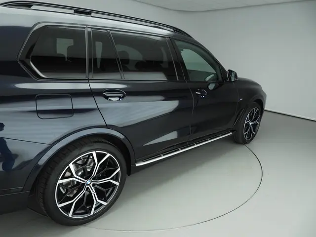 BMW X7 xDrive40i 2023 Benzine 2