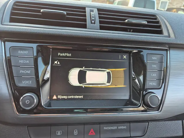 Škoda Fabia Combi 1.0 TSI Style navigatie 2019 Benzine 25