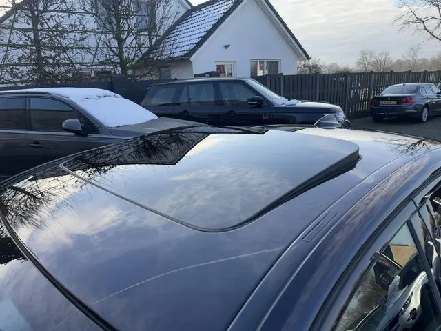 BMW 5 Serie M550i xDrive High Executive 2018 Benzine 12