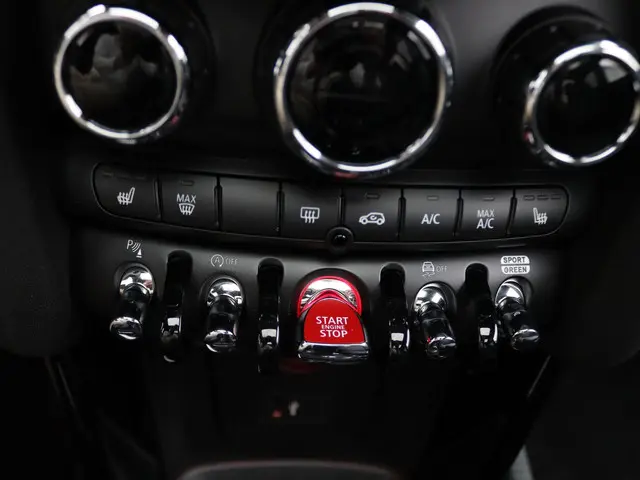 MINI 3-Deurs Cooper 2024 Benzine 19