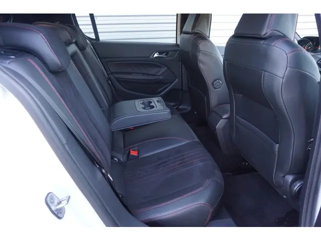 Peugeot 308 1.2 PureTech GT-line AUTOMAAT 2015 Benzine 27