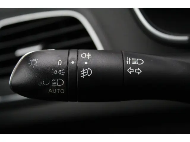 Renault Mégane Estate 1.2 TCe Limited//Navi!! 2018 Benzine 11