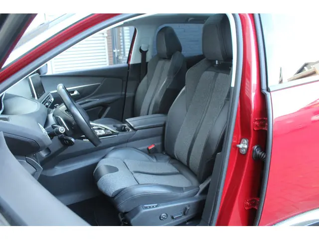 Peugeot 3008 1.2 PureTech Première 2017 Benzine 21