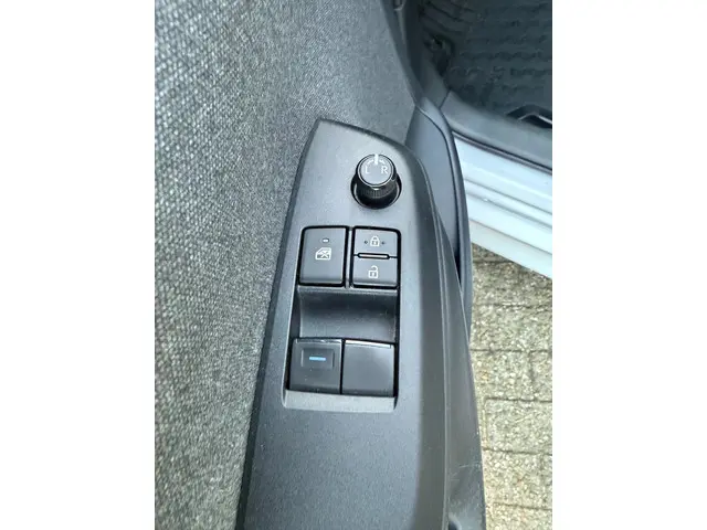 Toyota Yaris 1.5 Hybrid Active 2021 Hybride Benzine 13