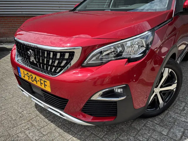 Peugeot 3008 1.2 PureTech Première 2017 Benzine 2