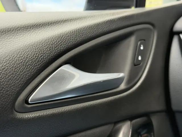 Opel Astra 1.2 Blitz Elegance 2021 Benzine 18