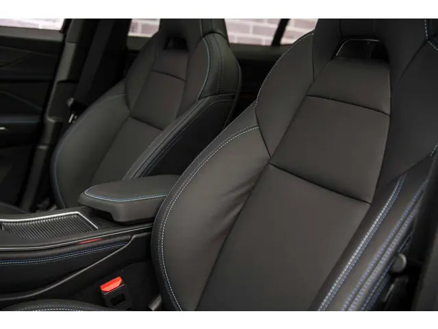 Lynk & Co 01 1.5 2025 Hybride Benzine 33