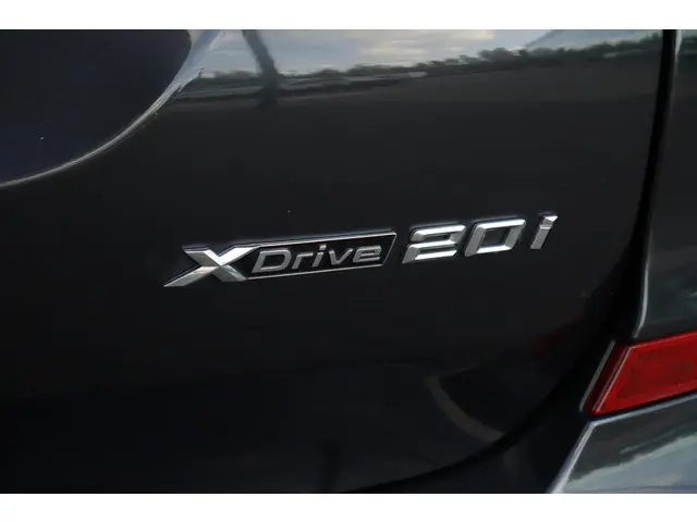 BMW X3 xDrive20i High Executive 2018 Benzine 46