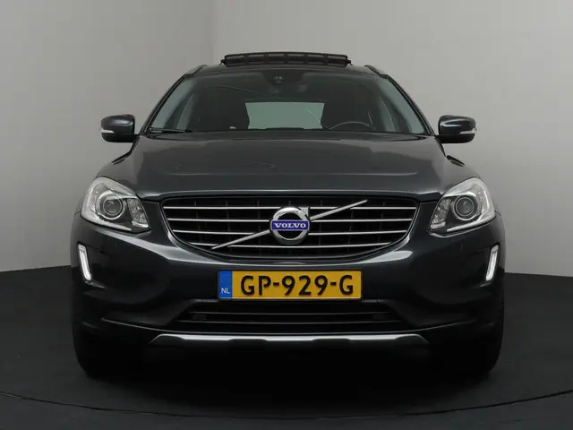 Volvo XC60 2.0 T5 FWD Ocean Race 2015 Benzine 31