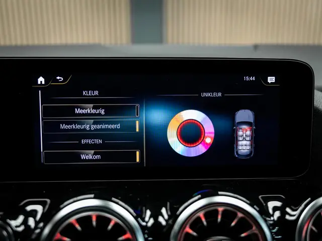 Mercedes-Benz GLA 200 AMG Line 2023 Benzine 46