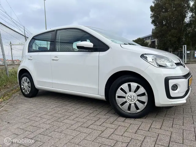 Volkswagen up! 1.0 BMT high up! 2018 Benzine 4