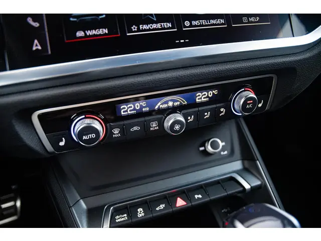 Audi Q3 45 TFSI e S edition 2022 Hybride Benzine 16