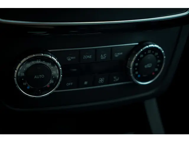 Mercedes-Benz GLE 500 e 4MATIC 2016 Hybride Benzine 31
