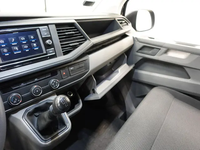 Volkswagen Transporter 110pk L1H1 2020 Diesel 16