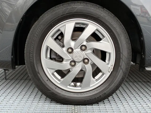 Mitsubishi Space Star 1.2 Dynamic 2024 Benzine 28