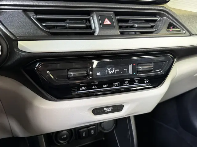 Suzuki Swift 1.2 Select Smart Hybrid 2024 Benzine 17