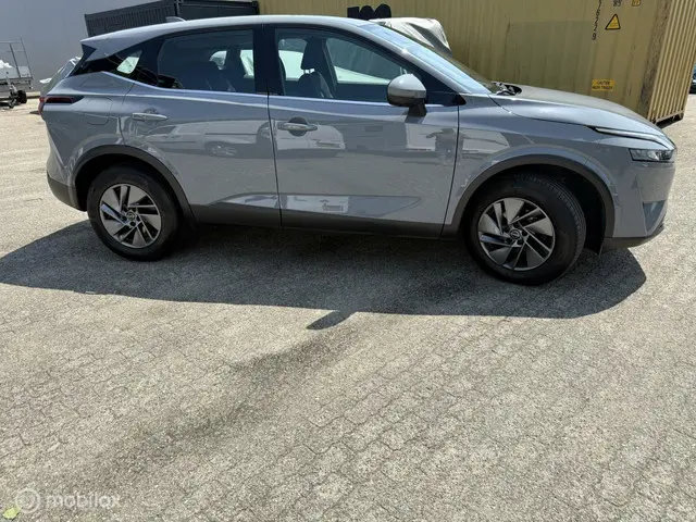 Nissan QASHQAI 1.3 MHEV Business Design 2023 Benzine 6