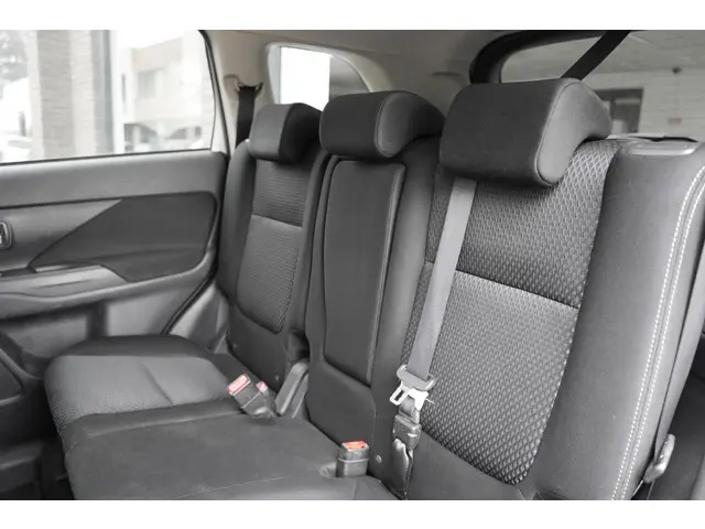 Mitsubishi Outlander 2.0 2017 Benzine 10