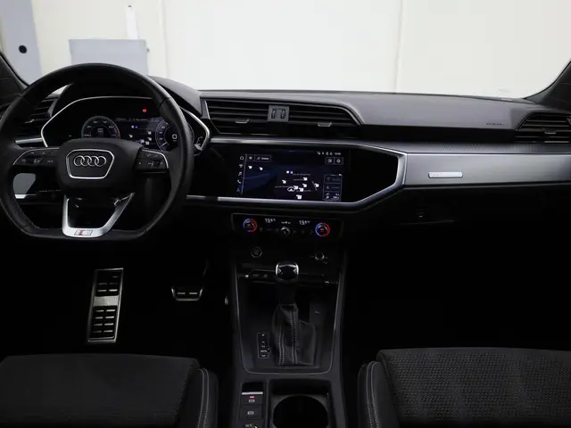 Audi Q3 45 TFSIe 180kW/245PK S Line 2022 Hybride Benzine 4