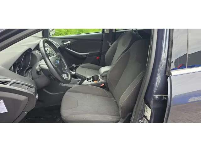 Ford Focus Wagon 1.0 EcoBoost Titanium 2012 Benzine 17