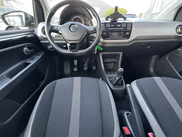 Volkswagen up! 1.0 MPI 60 pk BMT high up! 2019 Benzine 21
