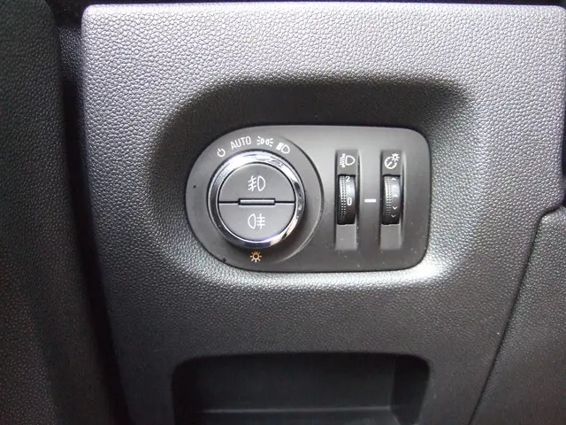 Opel Corsa 1.4-16V Cosmo - Navigatie - 2013 Benzine 12