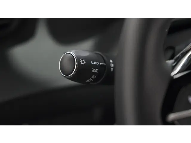 Peugeot 2008 PureTech 130 EAT8 GT 2024 Benzine 39