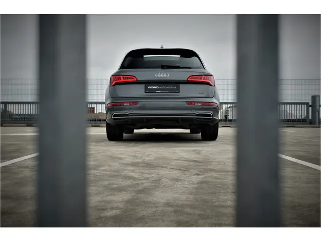 Audi Q5 2.0 TFSI quattro Launch Edition 2017 Benzine 38