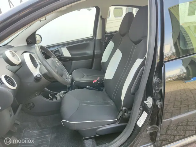 Citroën C1 1.0 Collection, Bluetooth, Airco 2013 Benzine 8