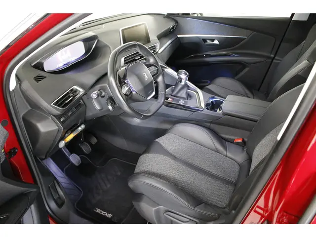 Peugeot 3008 1.2 PureTech GT Line. 2017 Benzine 15