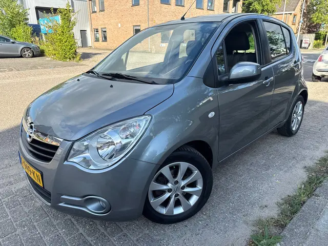 Opel Agila 1.2 Edition 2013 Benzine