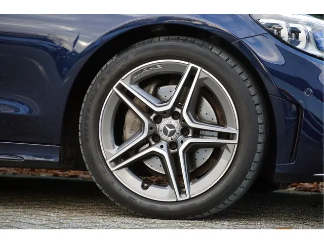 Mercedes-Benz C-Klasse C 180 AMG line 2020 Benzine 41