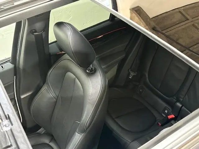 BMW X1 xDrive20i High Executive 2017 Benzine 21