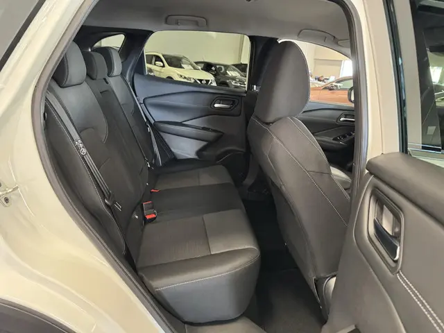 Nissan QASHQAI 1.3 MHEV Xtronic 2023 Benzine 13
