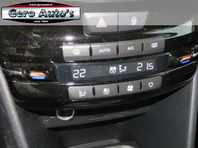 Peugeot 208 1.2 VTi Allure panorama dak 2012 Benzine 8