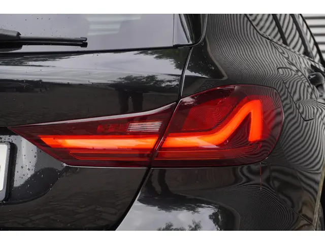 BMW 1 Serie 118i 2023 Benzine 23