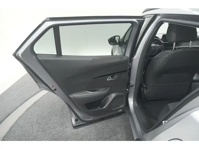 Peugeot e-2008 EV Allure 50 kWh 2021 Elektrisch 64