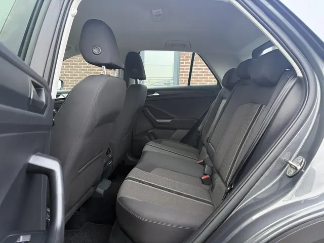 Volkswagen T-Roc 1.5 TSI Style 2021 Benzine 12