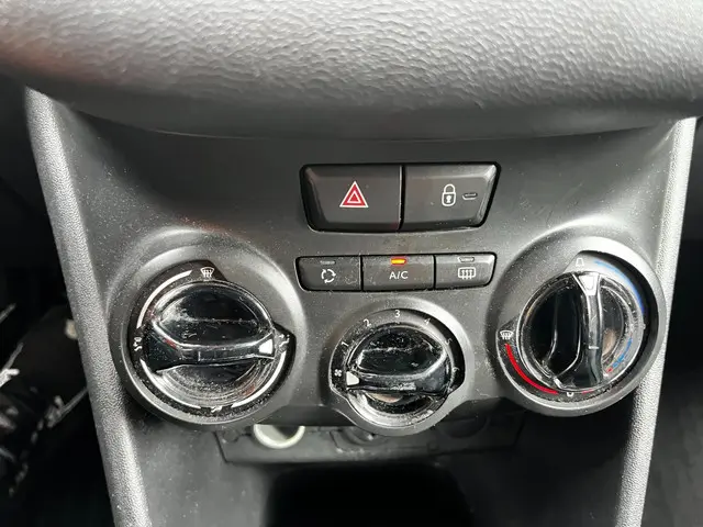 Peugeot 208 1.2 VTi Active *AC 2012 Benzine 17
