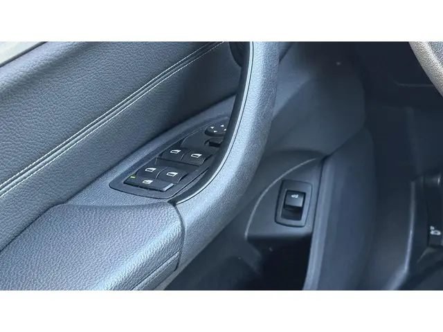 BMW X1 sDrive20i High Executive 2019 Benzine 14