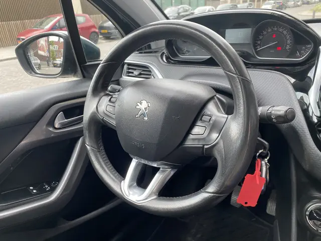 Peugeot 2008 1.2 PureTech Blue Lion 2017 Benzine 16